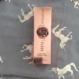 ✨ Petal metal shimmer spray ✨ BNIB